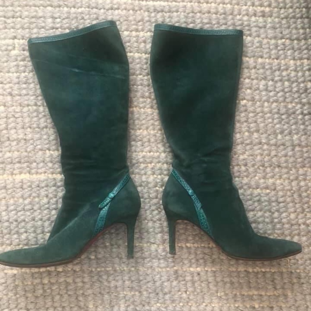 Emerald green Ann Taylor size 6 knee high boots.